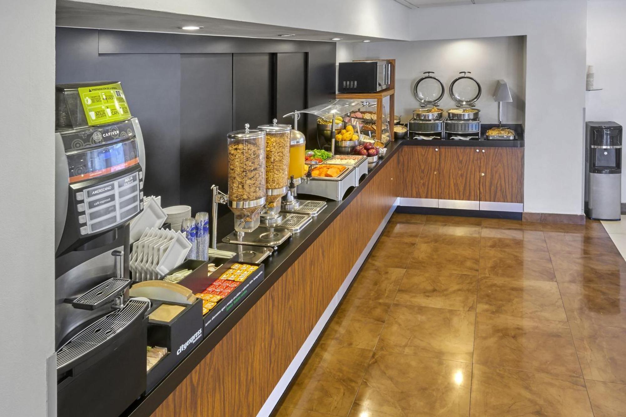 City Express By Marriott Queretaro Jurica エクステリア 写真